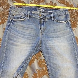 Signature by Levi Strauss. Modern skinny shorts.